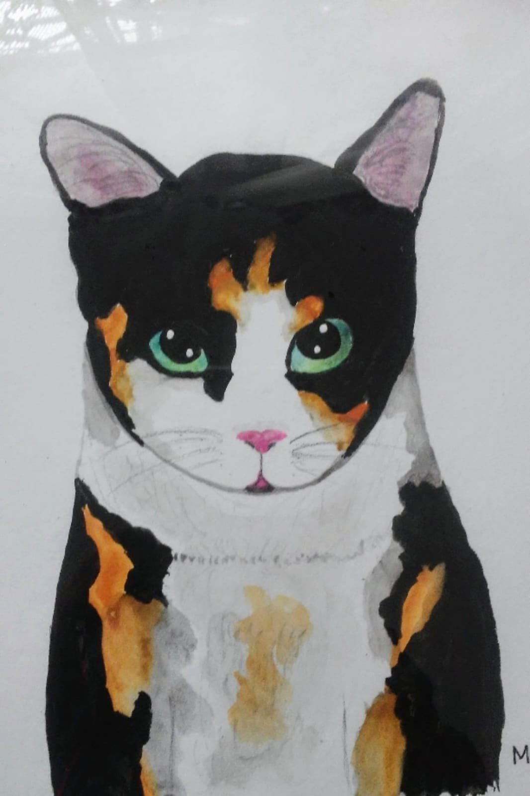Retrato en acuarela de una gata tricolor de ojos verdes